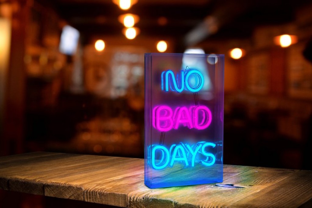 LED font light "No Bad Days" decoration for inside 30 x 18 cm, in blue and magenta-red