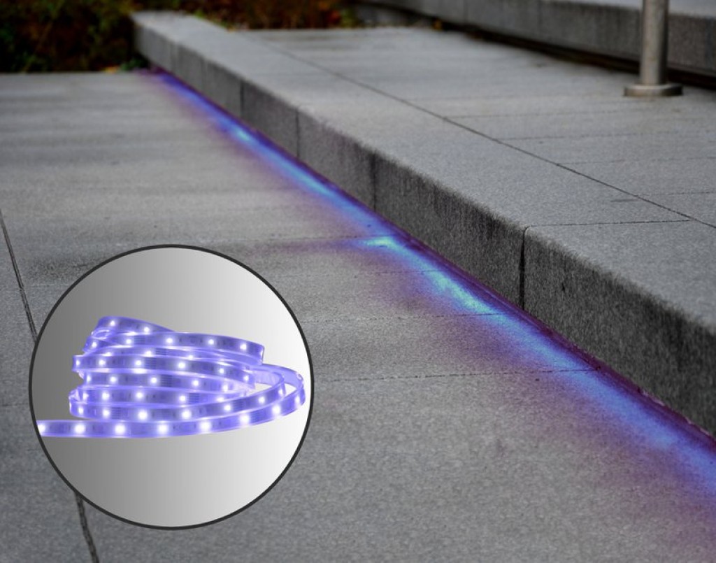 The LED "Stripe" Outdoor 500 cm, 24 watts, warm white, with color changer, dimmable, including remote control and accessories