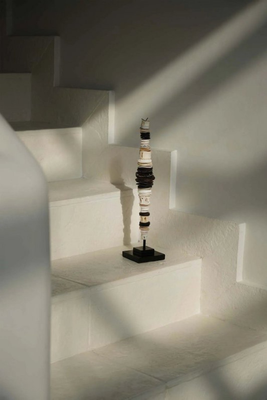 The Money Shell on Stand - Black White - M