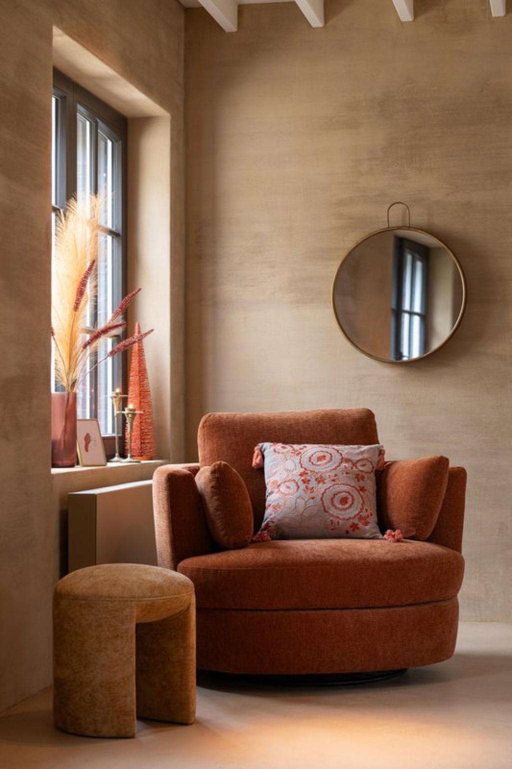 J-Line stool Round - textile - ocher