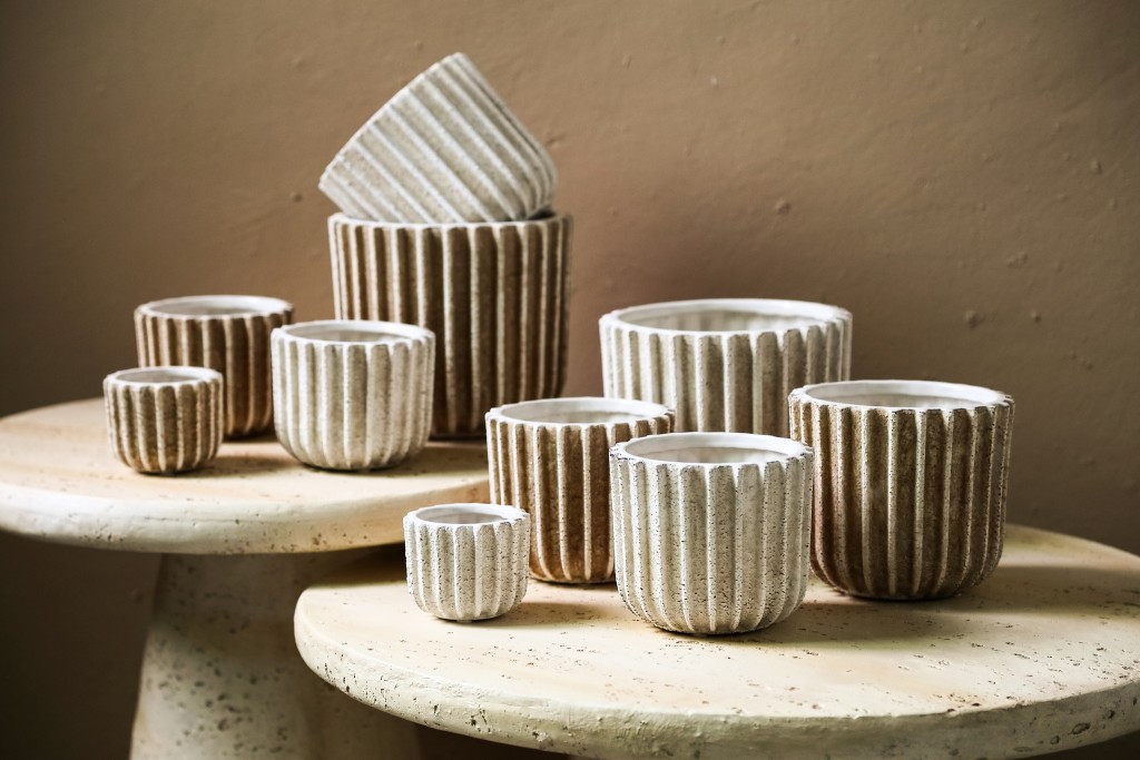 Ghada Brown Ceramic Round Pot With Lines XL