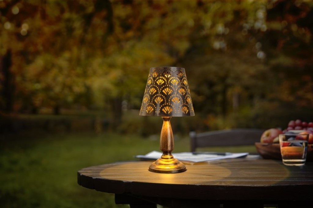 LED Solartischleuchte "ELSA" - Außen Tischleuchte aus Metall in Altmessing, mit integrierten LEDs