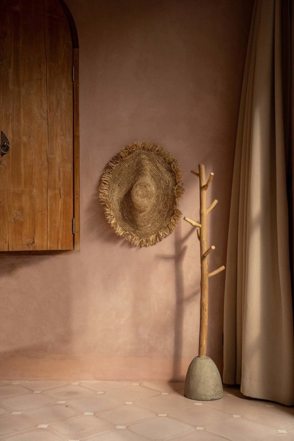 The Concrete Coat Hanger - Natural