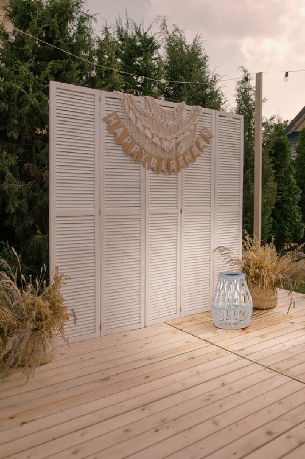 LED Solar-Dekoleuchte "Korbinian" für Garten und Terrasse aus Holz und Rattan in natur, Solar Lampe 34 cm hoch