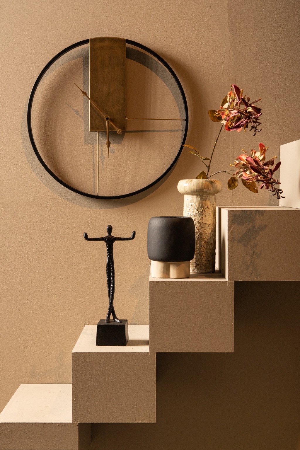 Lolae Gold Iron Round Wall Clock L