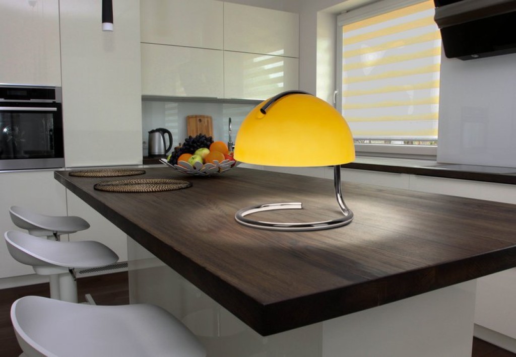 Table lamp "Burano" yellow, approx. 25 cm high, Ø 23.5 cm, made of chrome -colored metal and yellow glass, E27.