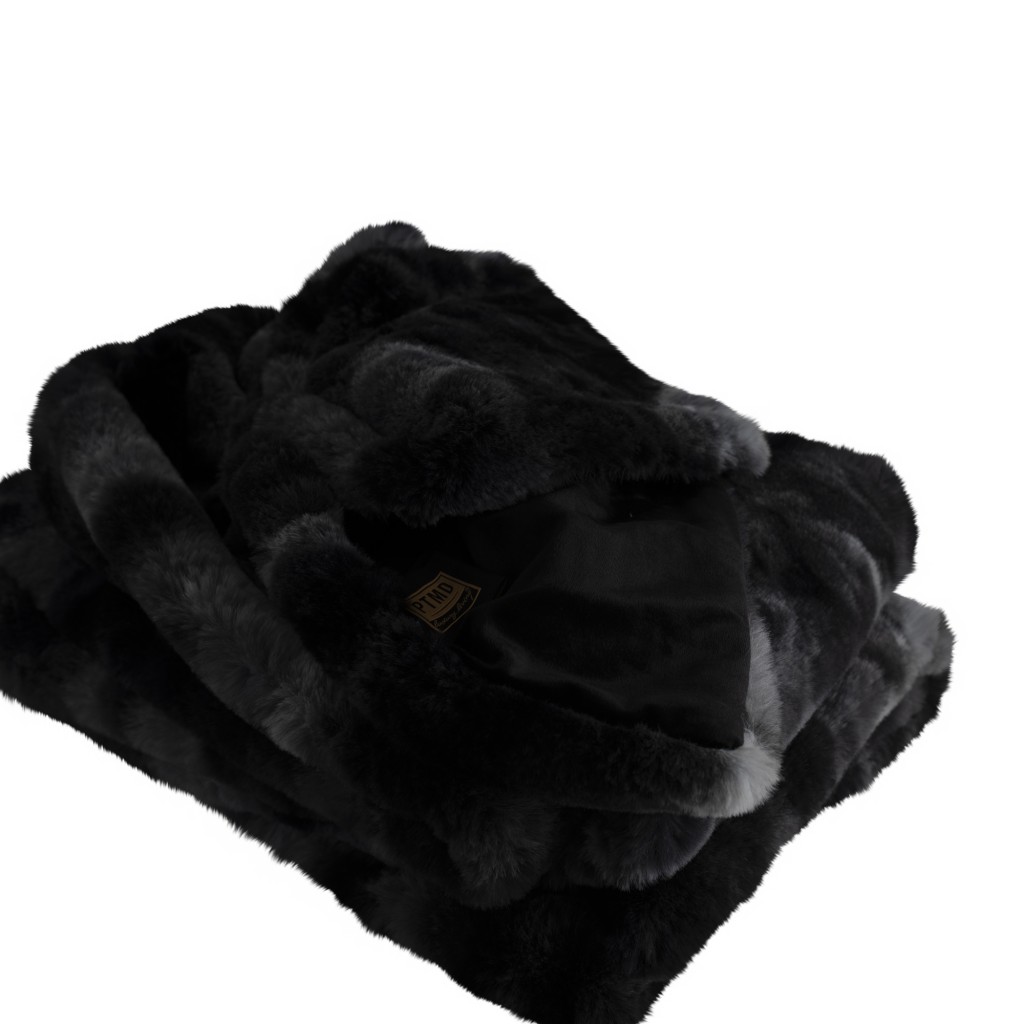 Linde Black Faux Fur Plaid In Giftbox 150 X 200