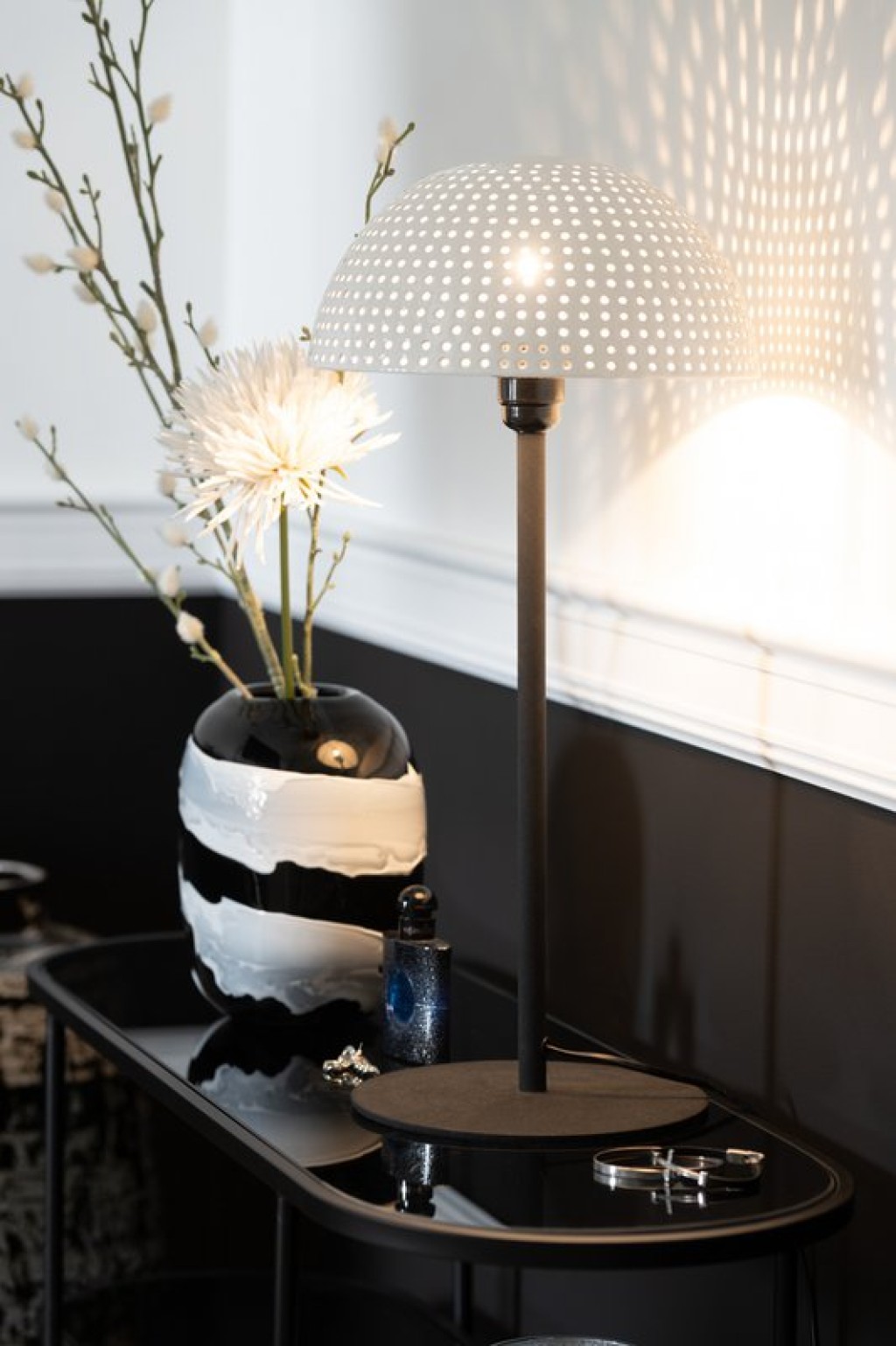 J-Line table lamp Mushroom - metal - white/black - large