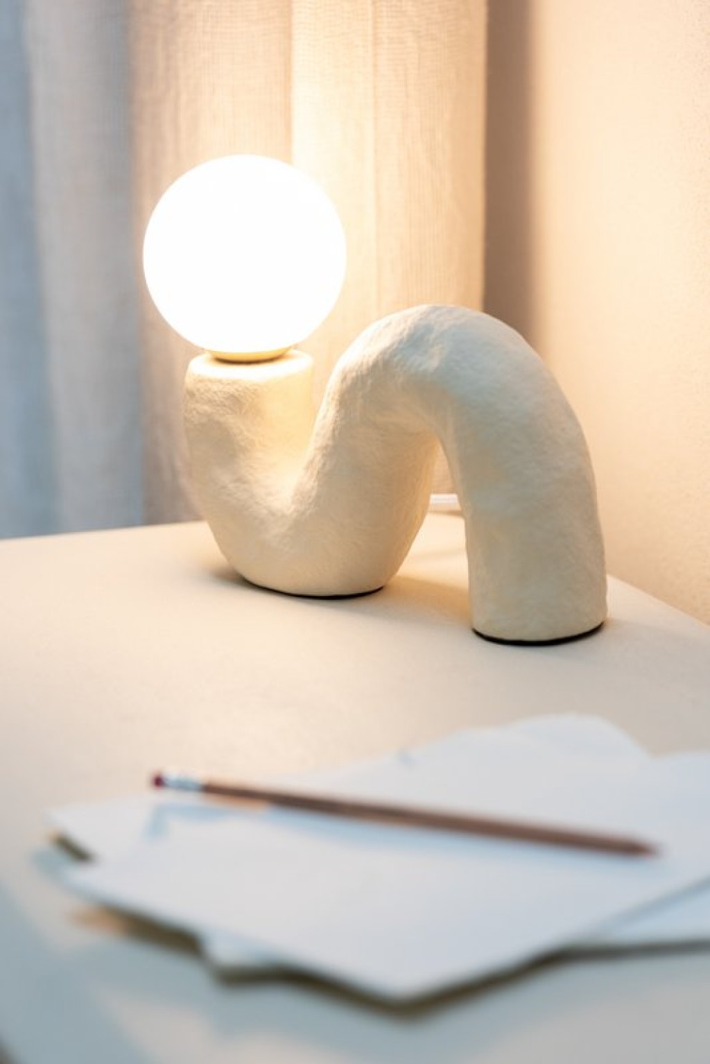 J-Line Table Lamp Curved Glass Globe Earthenware Beige
