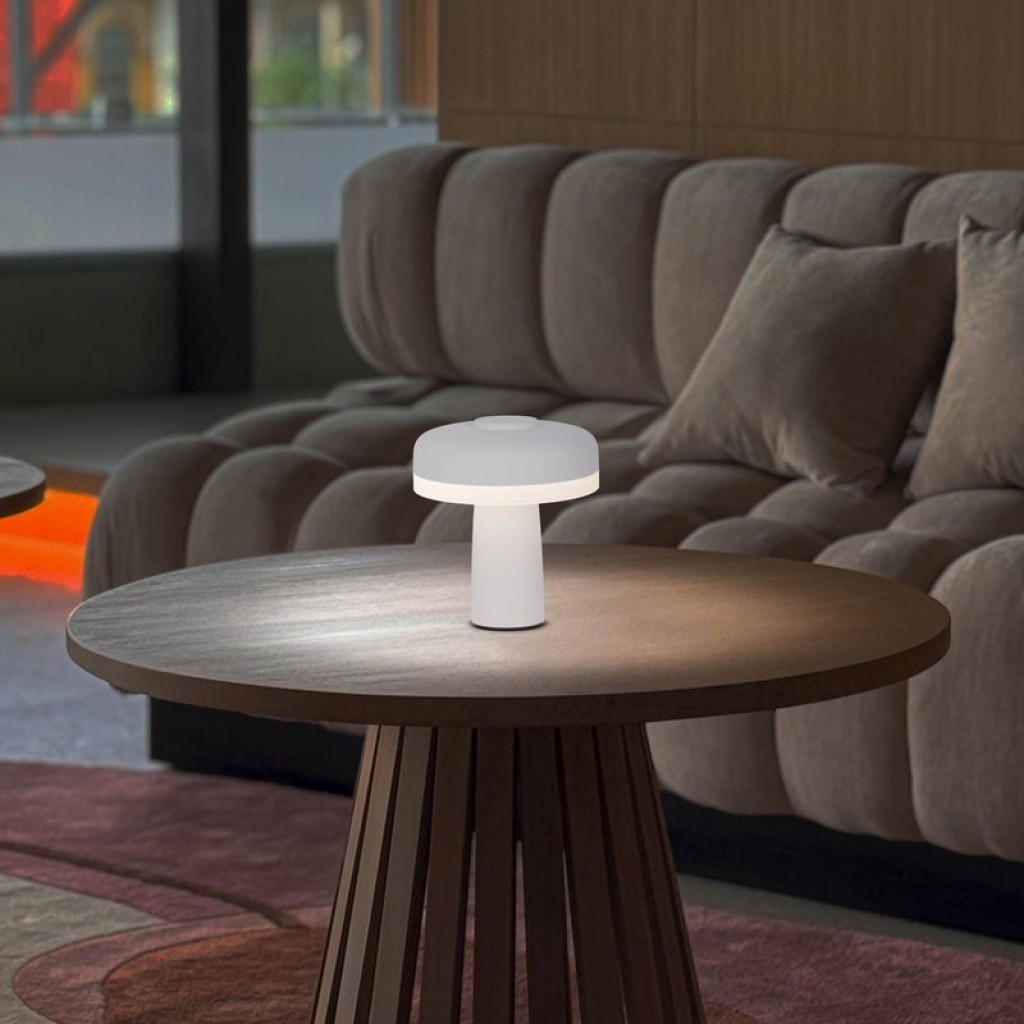 Cordless table light "Pilu", 16.5 cm high, above Ø of 15 cm, metal in white, white plastic, integrated LEDs, 280 lumens, dimmable by touch sensor, warm white