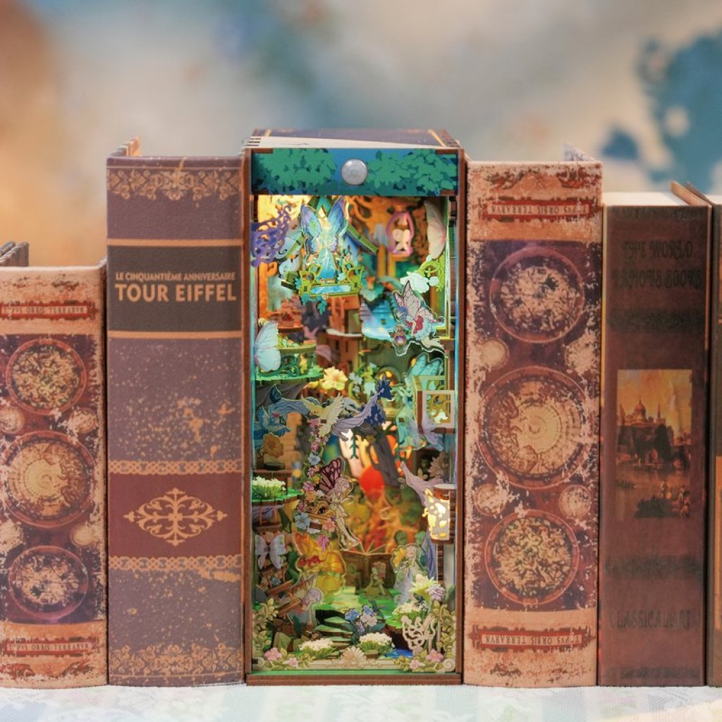 DIY Book Nook Bookend A Midsummer Night's Dream Including Dust cover, Tone-Cheer, TQ130, 18 x 9.8 x 24.5 cm