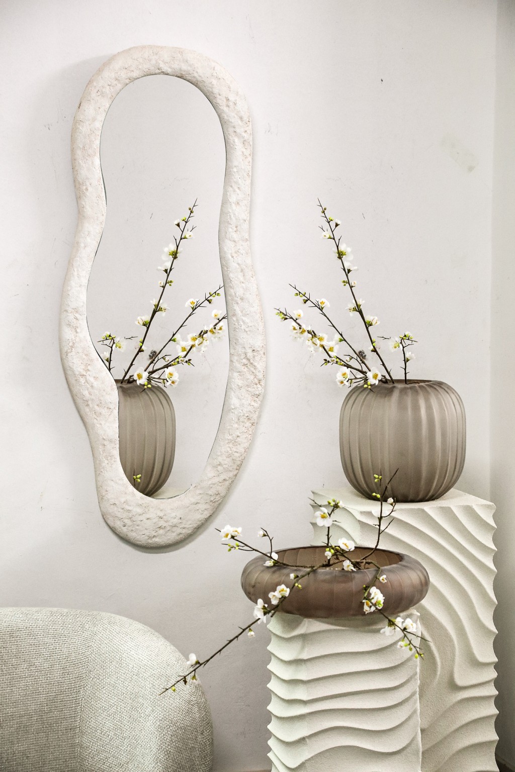 Khowan White MGO Mix Rock Stone Look Mirror