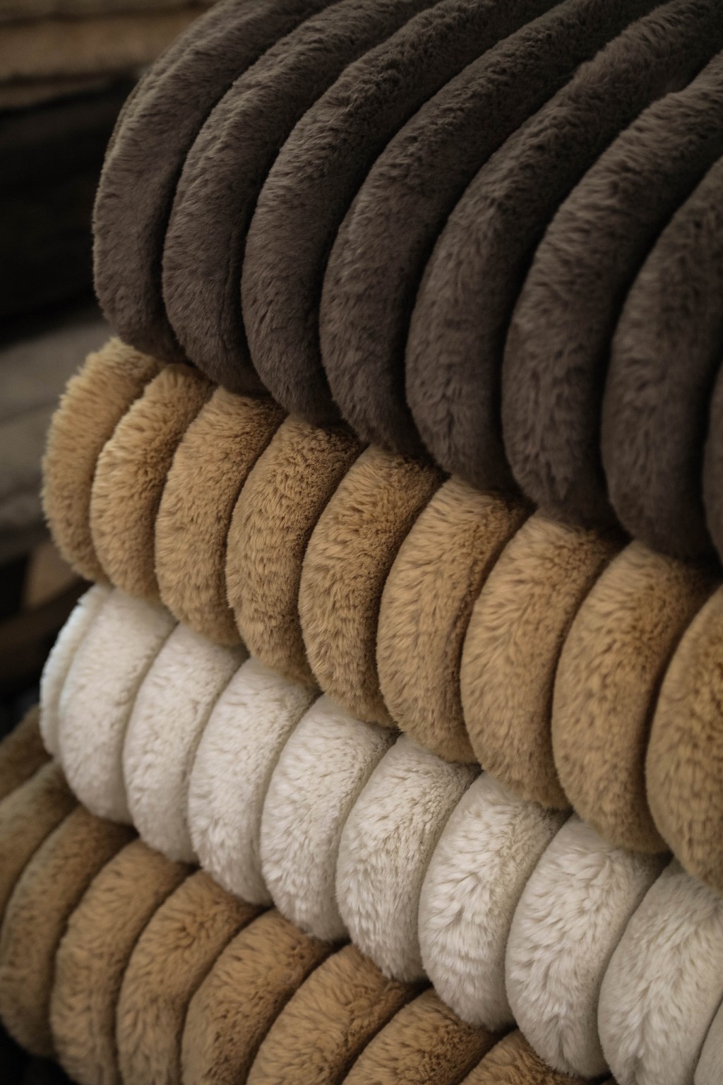 Hadi Beige Ribbed Fake Fur Plaid Large