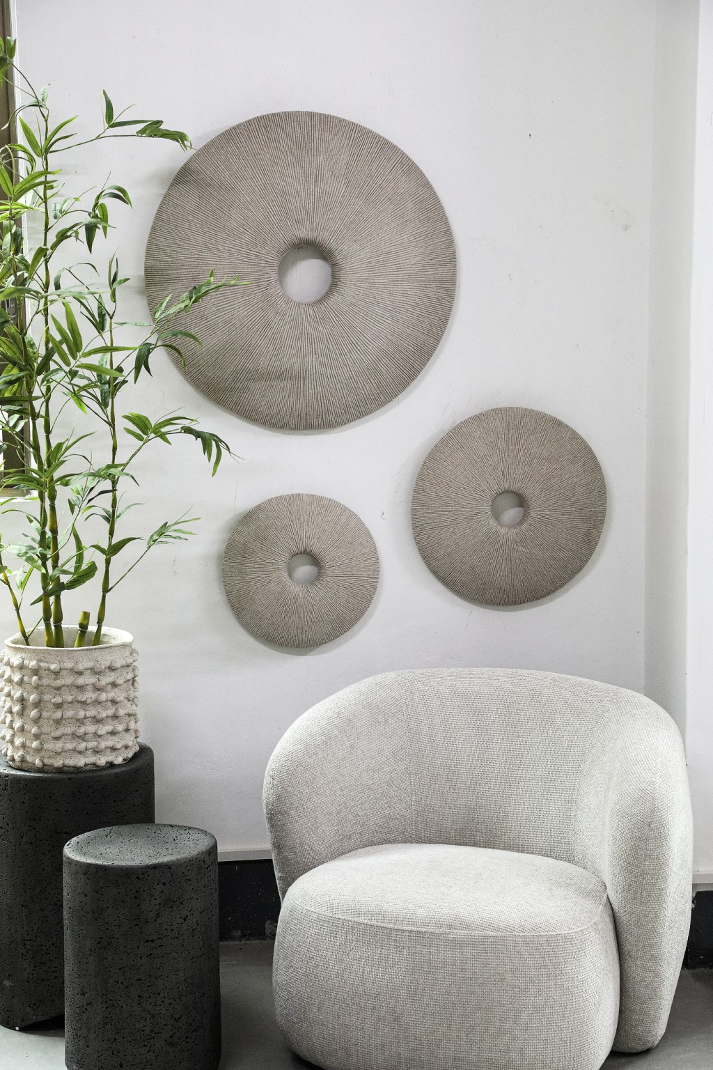 Kathelle Cream Poly Round Sandstone Wallpanel S