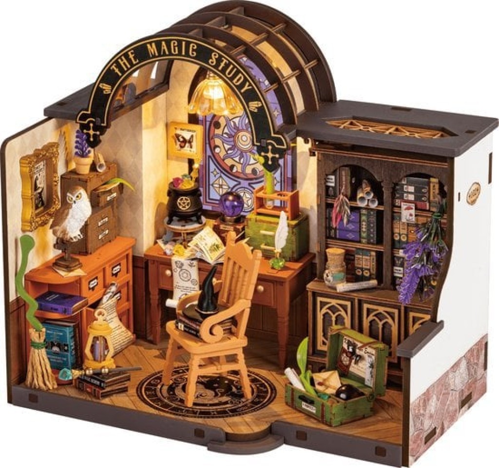 DIY Huisje the Magic Study with LED lighting, Robotime, DG166, 21x13x19cm