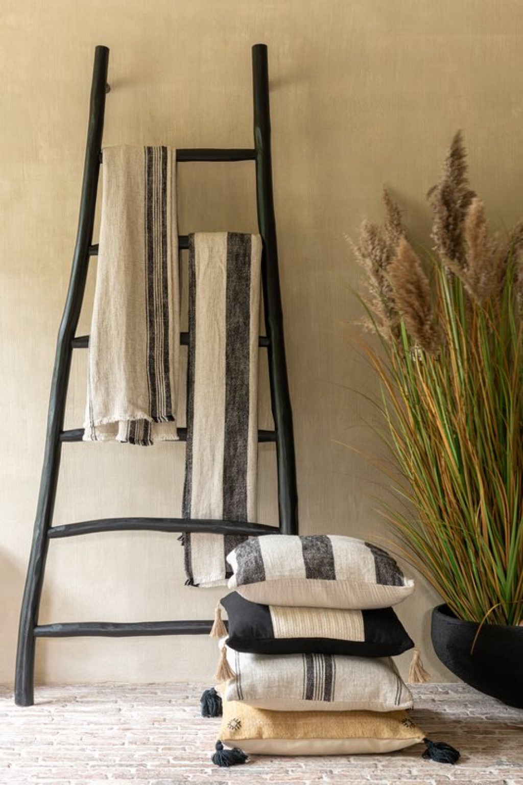 J-Line Ladder 6 Steps Teak Wood Black