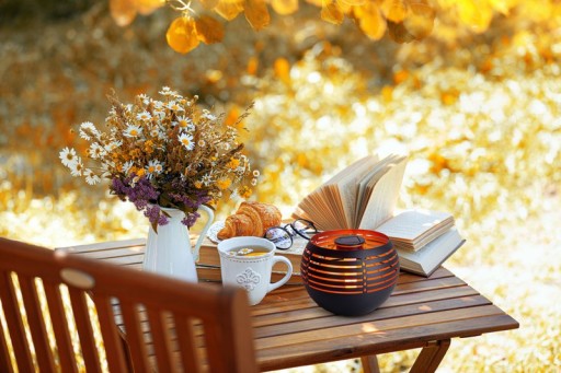 LED decorative-solar table light, 16 cm high for outside, made of black metal and plastic, with integrated LED