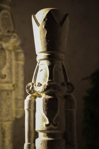 Bastian Beeld | Crème Cement | Notenkraker | M – 60 cm