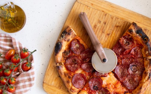 Peleg Design Pizzasnijder Puperoni | Teckelvorm | Ergonomisch & Speels