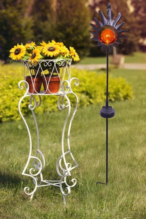 LED solar skewer "Sun" 93.5 cm, for outside, metal and glass earth skewer in black, with integrated LED
