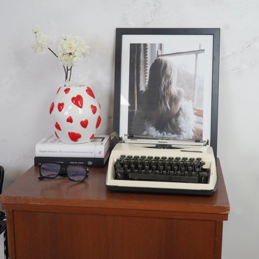 Vaas - Bloemvaasharten - Dolomiet - Wit/rood - 16x16x17,5cm