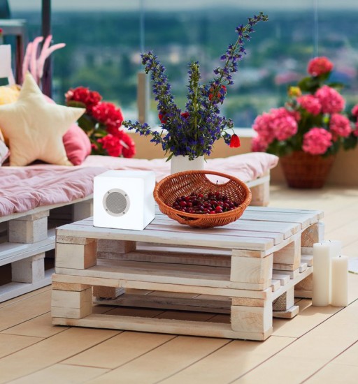 Decorative cubes with Bluetooth "Cube" made of metal and plastic, with color changers and integrated LEDs