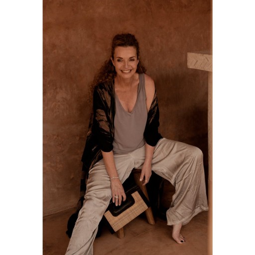 De Riviera Noir-clutch - natuurlijk zwart