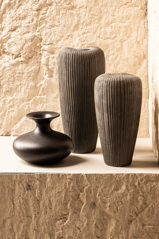 Lyndsay Black Round Shaped Ceramic Pot Bulb Low