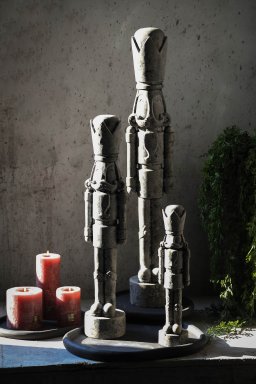 Bastian Cream Cement Nutcracker Statue M