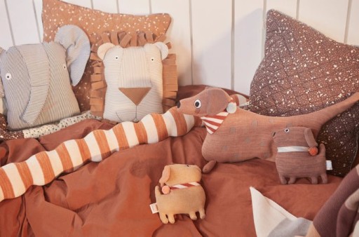 Hunsi Dog With Two Puppies Coco & Max