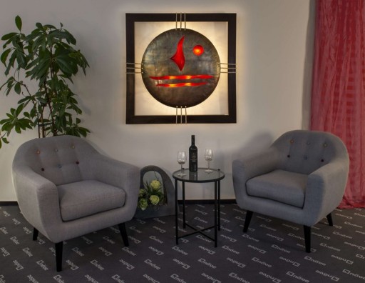 Decorative article picture