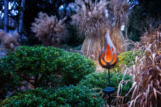 LED-Solar Erdspieß "FLAMME" Außen Erdspieß aus bronzefarbenem Metall und Kunststoff, mit integrierter LED