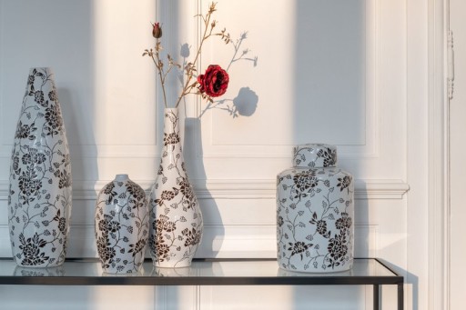 J -Line Vase Zen - Porcelain - White/Black - 53 cm high