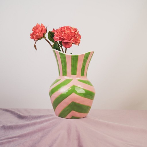 VASE-STRIKS-steengoed -groen/ roze- 16x16x22cm