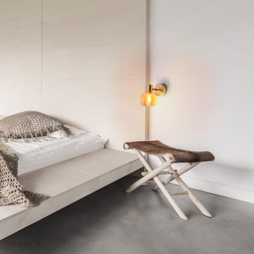 Glas-Wand Spot "LIBBY", klassische Wandlampe aus messingfarbenem Metall und getöntem Glas in Amber, mit E14-Fassung, für Esszimmer, Wohnzimmer, Diele oder Büro, 16 cm