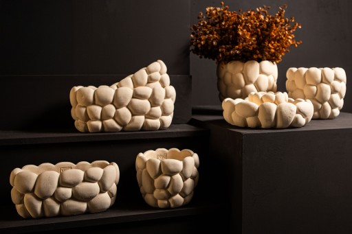 Mikay White Cement Oval Smooth Rock Pattern Pot L