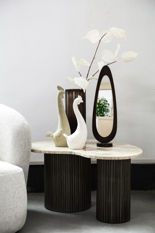 Smita White Poly Chicken Shaped Statue