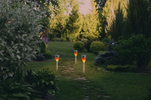 6 Set LED solar outer light with earth skewer made of stainless steel-colored metal and plastic, with integrated LED