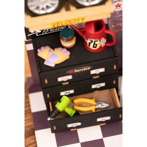 Robotime, DIY Huisje Garage Workshop met LED verlichting, DG165, 24x15x17cm