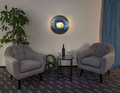 Decorative article picture