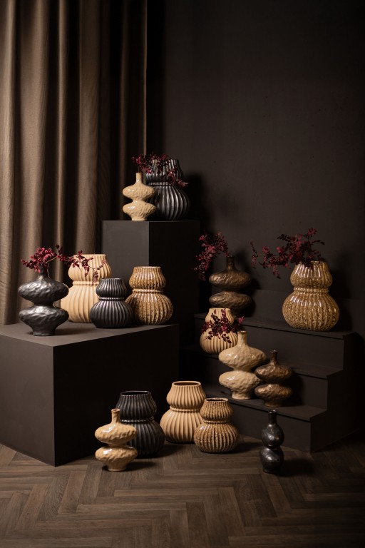 Halta Black Oval Ceramic Bulby Vase Ribbed M