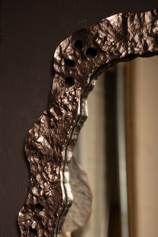 Kariss Bronze Casted Alu Mirror Rough Oval Shape