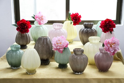 Syamer Cream Milkglass Vase Ribbed Small Border L