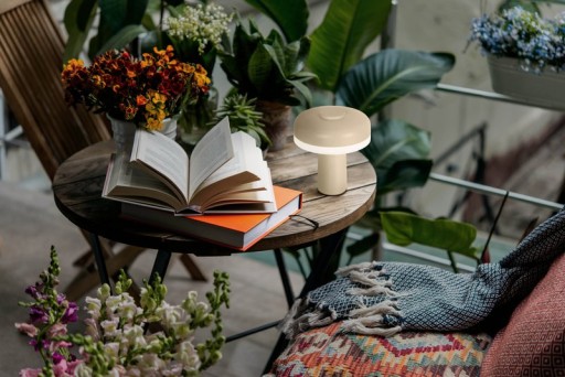 Cordless table light "Pilu", 16.5 cm high, above Ø of 15 cm, metal in the color frost allmond, white plastic, integrated LEDs, 280 lumens, dimmable by touch sensor, warm white