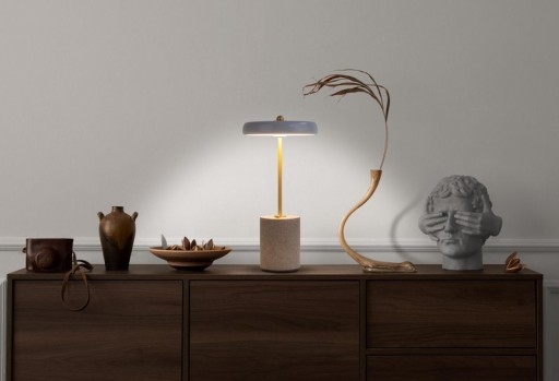 Akku Tischleuchte "SETA" grau 30 cm hoch aus Metall und Beton, mit fest verbauter LED