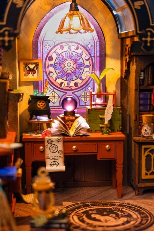 DIY Huisje the Magic Study with LED lighting, Robotime, DG166, 21x13x19cm