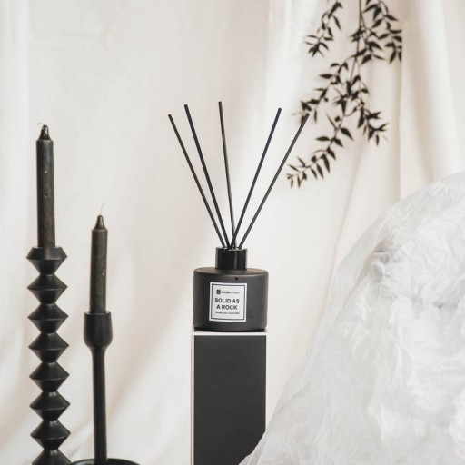 Reed Diffuser -Glass/ Fibre- 100 ml - Solid as a rock