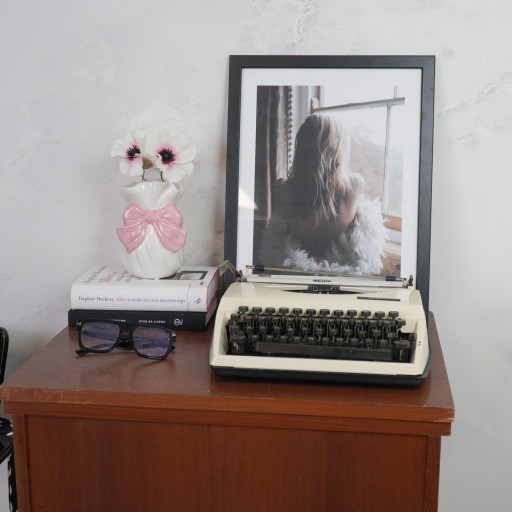 Vaas - boog - dolomiet - wit/ roze - 11x10x16cm