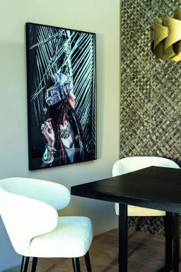 Melani Glass Art Wall Picture Woman At Palm Tree