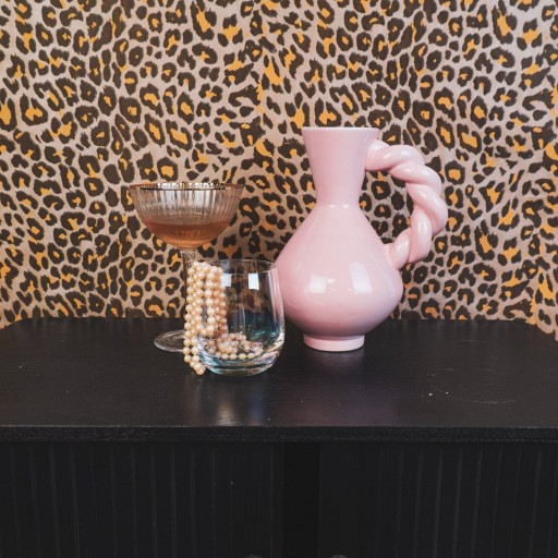 Vaas - gedraaid handvat - dolomiet - roze - 17,5x13.5x22cm